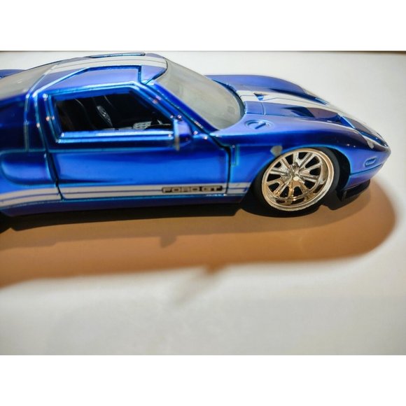 Jada Die Cast 2005 Ford GT 1:32 Scale Like the Real Thing - Picture 12 of 12